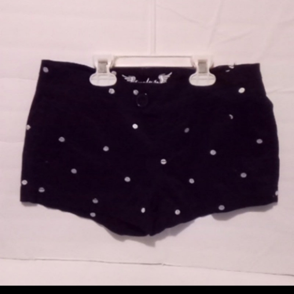 Freestyle revolution shorts#pockets